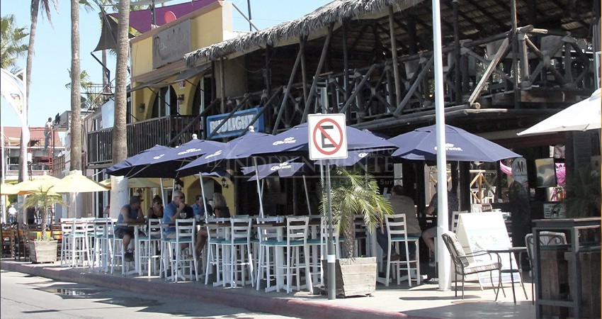 Restauranteros gestionan ampliación  de horario para venta de bebidas con alimentos