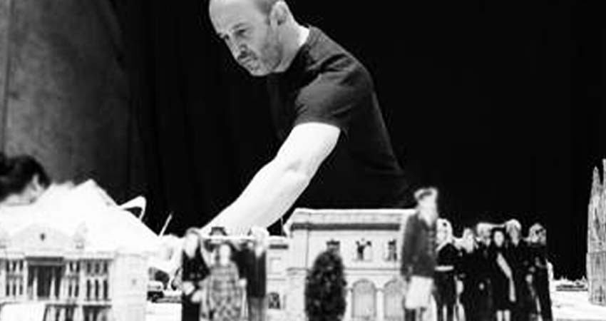 Contar historias es una forma de sanar por medio del arte, expresa Daniele Finzi Pasca