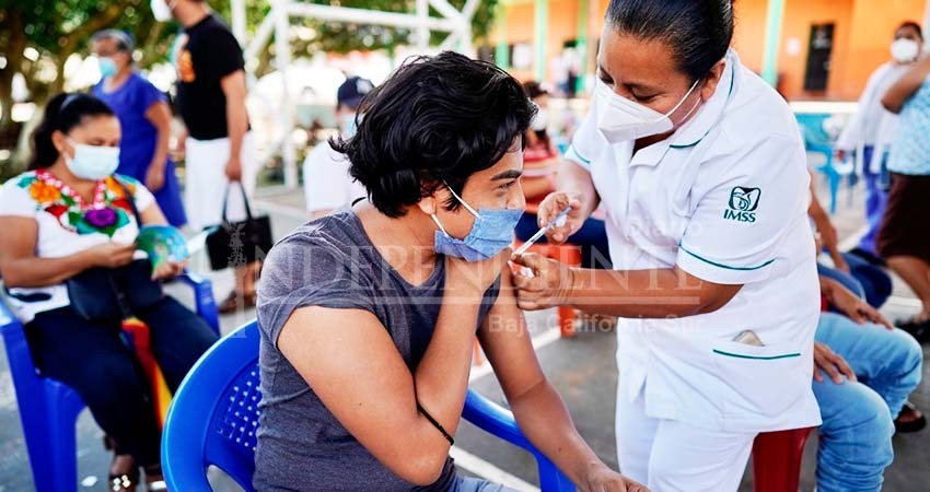 Va Bienestar BCS por segunda dosis para jóvenes de 18 años en adelante