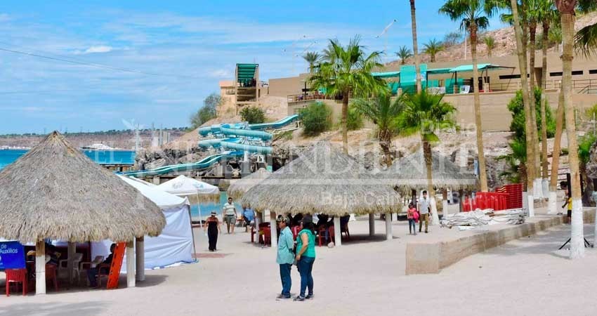 Cerrado balneario el Coromuel por trabajos de dragado y limpieza