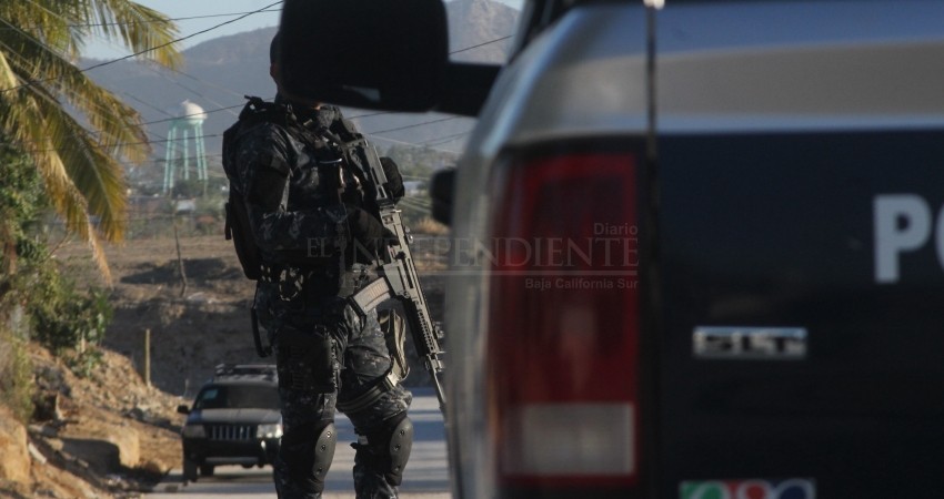 Hombres armados asaltan corralón vehicular en Los Cabos