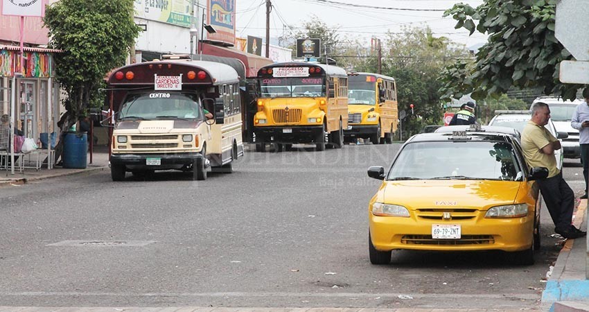 Analizan ampliar nuevas rutas del transporte público para La Paz 
