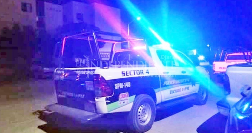 Tras persecución son detenidos dos masculinos en carro robado 