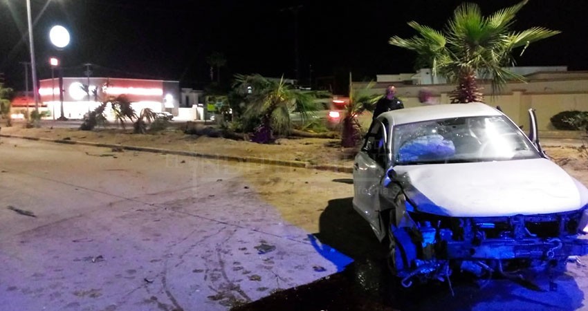 Conductor lesionado tras aparatosa volcadura en Fidepaz 