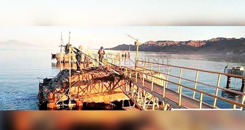 Muere trabajador al caer al mar en Montacarga 