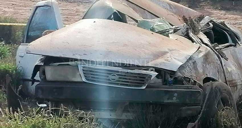 Milagrosamente salvan la vida de aparatosa volcadura en Comondú 