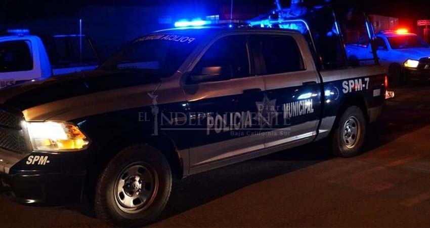 Rescata policía a presunto ladrón que era linchado por ciudadanos