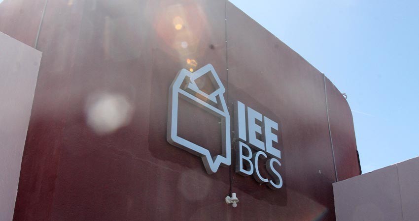 Entre 12 aspirantes designarán al consejero presidente del IEE
