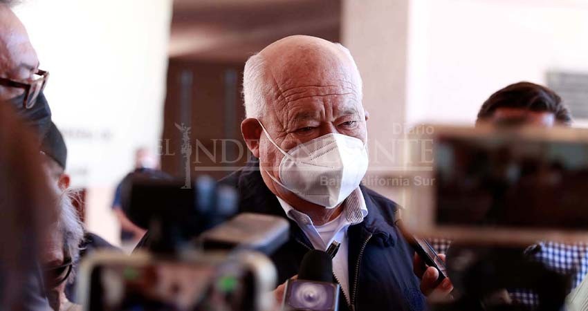 Me bajaré el sueldo a 80 mil pesos mensuales: Castro Cosío