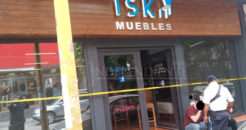 Roban 120 mil pesos de céntrica mueblería en La Paz