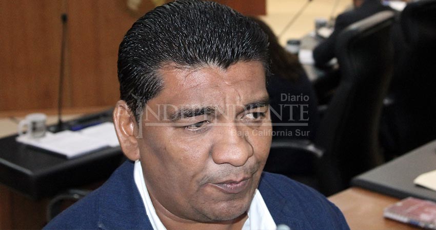 Suplente de Pérez Cayetano asume el cargo como legislador de BCS