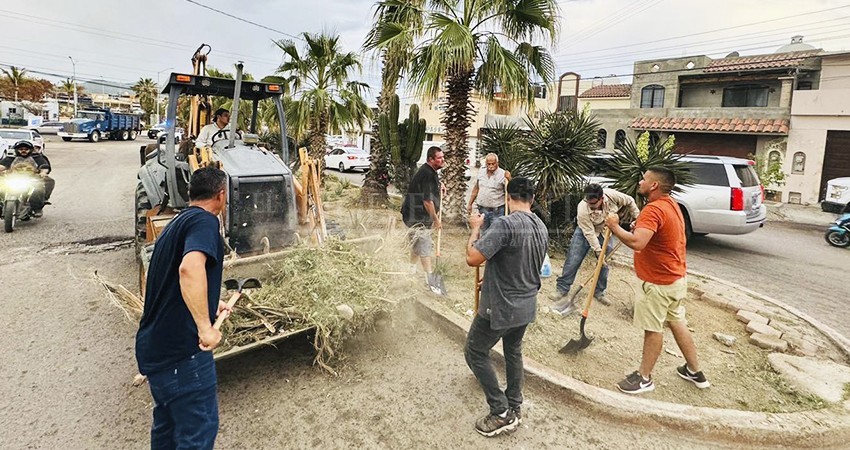 Falta de maquinaria ha retrasado la limpieza de calles en Los Cabos