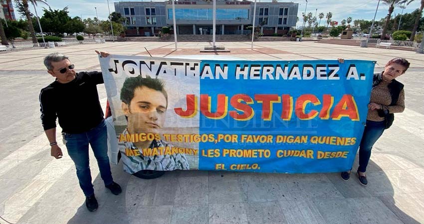 Exige Daniel Hernández al gobierno estatal que le devuelvan sus vehículos