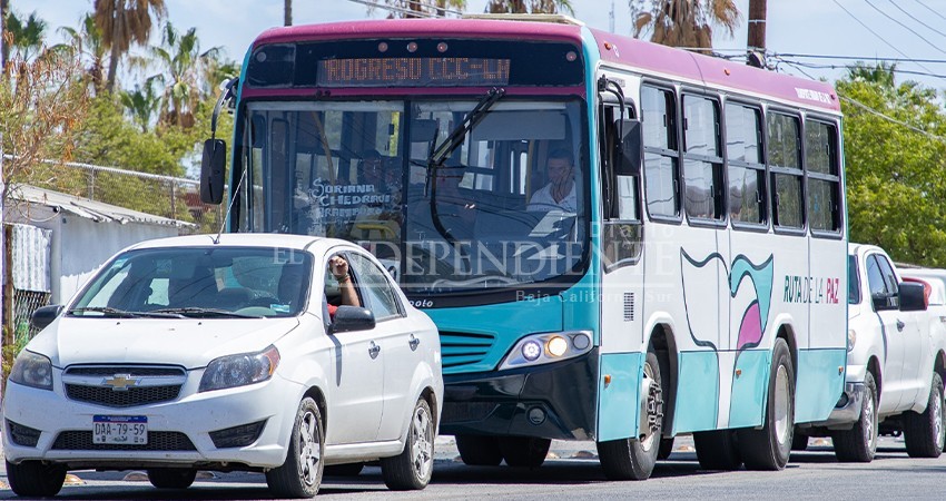Supervisan transporte público en La Paz para eliminar “paradas continuas” y mejorar movilidad