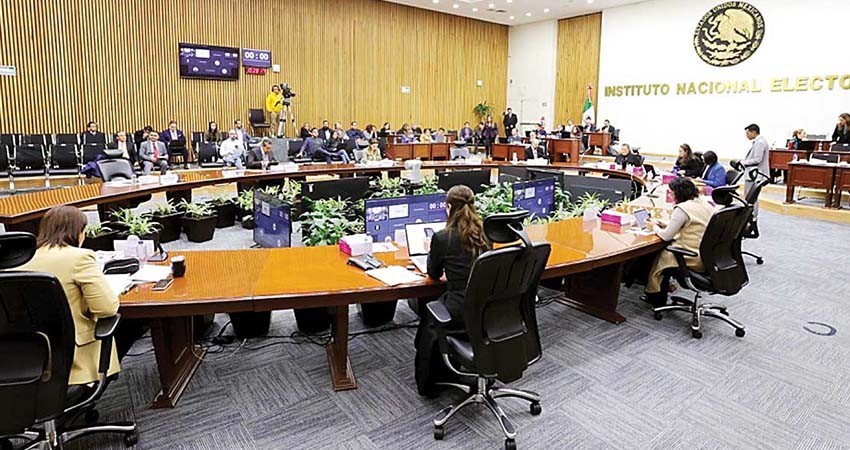 INE credencializará a migrantes deportados; pide 1,500 mdp extra para comicios