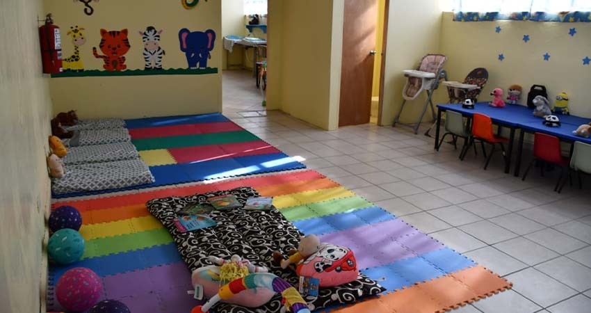 Sólo la mitad de los municipios en México tiene centros de atención infantil