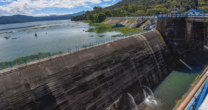 Monreal anuncia nuevo dictamen de Ley de Aguas con 50 cambios tras acuerdos con agricultores