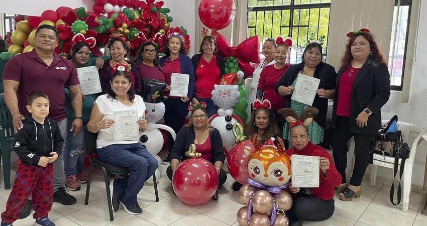 Más de 20 mil personas se capacitaron en los Centros de Desarrollo Comunitario del DIF La Paz