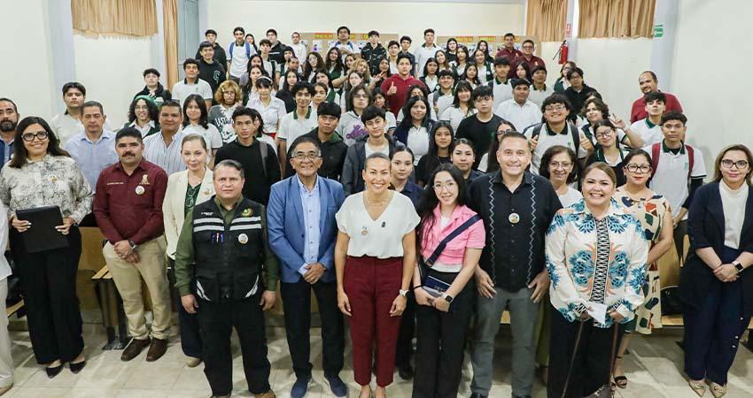 En La Paz Sí creemos en nuestras juventudes y trabajamos en equipo por su formación: Milena Quiroga