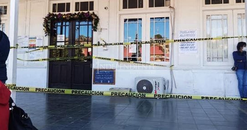 Sindicalizados de Mulegé toman el Palacio de Madera