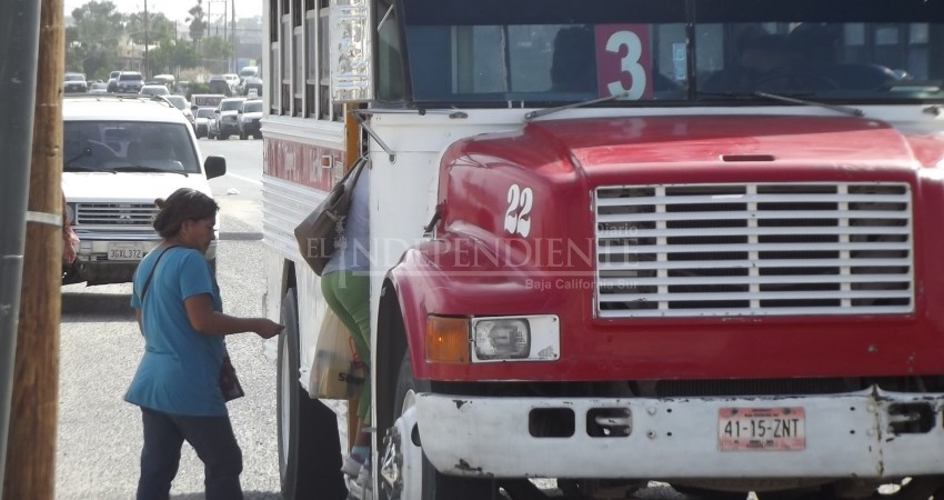 Insisten en no respetar medidas de salubridad en el transporte público  