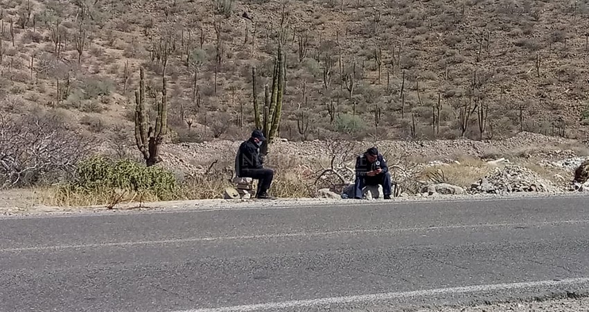 Policías Municipales subcontratados por una empresa para vigilar terrenos en Pichilingue