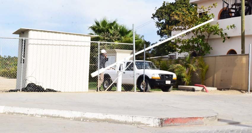 Coppel se habría adueñado de acceso a playa de Todos Santos