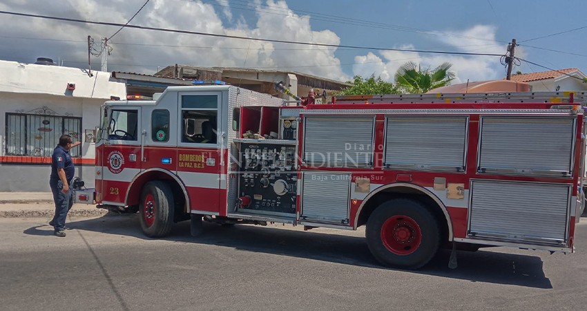 Se les incendió un vehículo dentro del almacén