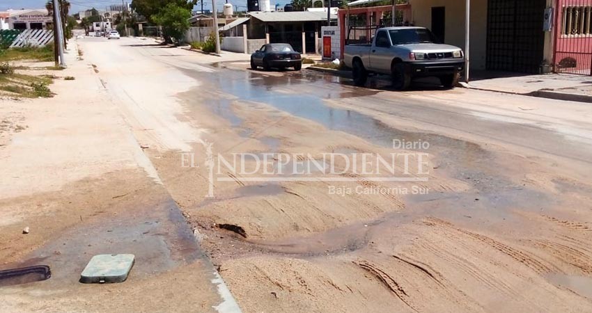 Fugas de agua siguen ocasionando desperdicio en colonias de SJC