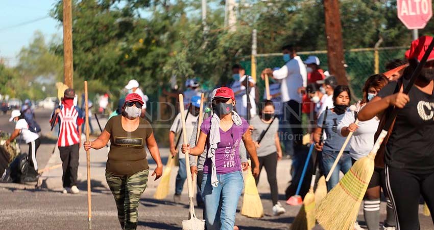 Llama gobernador a ciudadanos a limpiar el frente de sus hogares