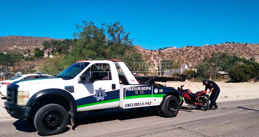 Motociclista atropellado por culpa de un perro, aseguran 