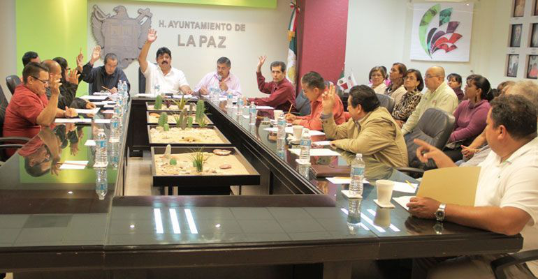 Autoriza Cabildo de La Paz licencias temporales a regidores Yuen y Castañeda Autoriza Cabildo de La Paz licencias temporales a regidores Yuen y Castañeda