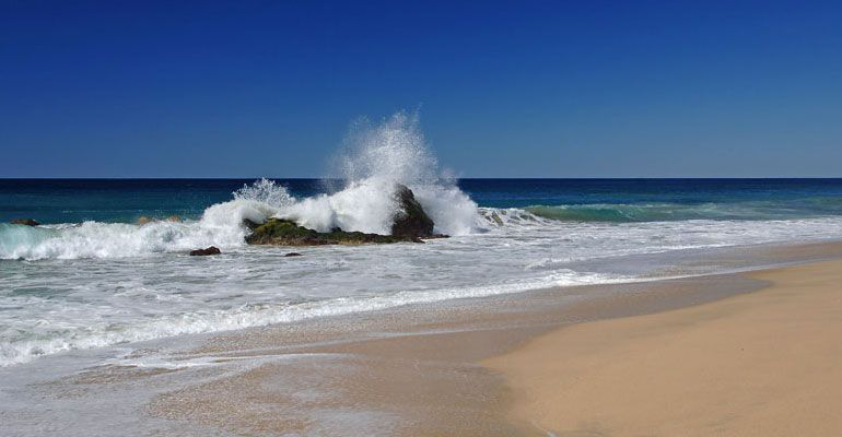 Continúa la búsqueda del hombre desaparecido en playa Migriño