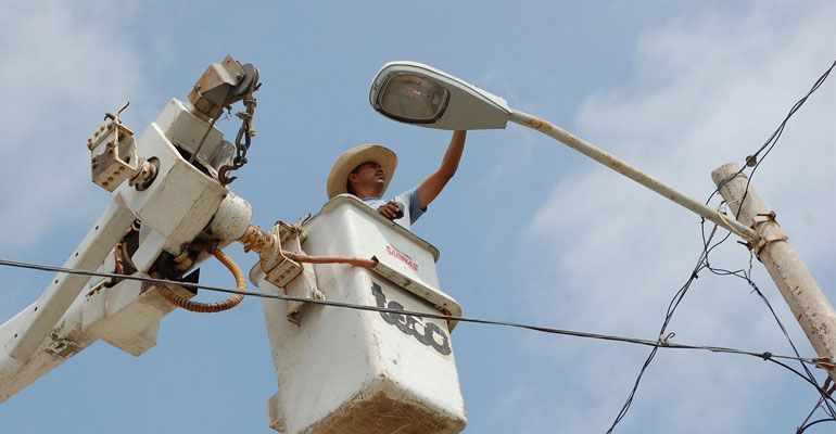 Pone en marcha gobierno estatal programa de reposición de luminarias en los 5 municipios Pone en marcha gobierno estatal programa de reposición de luminarias en los 5 municipios