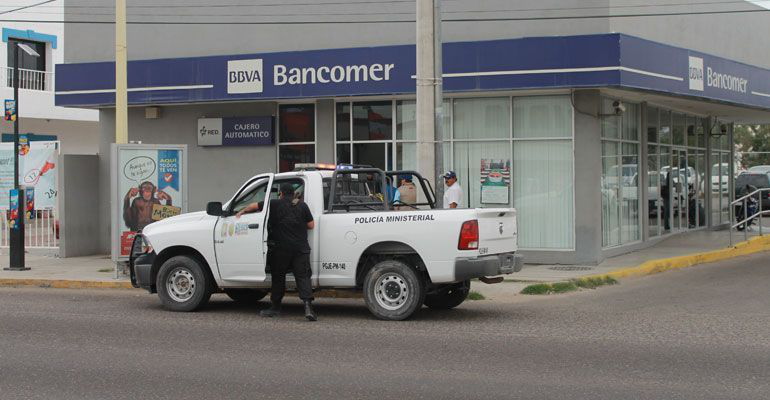 PM a punto de ejecutar órdenes de aprehensión en contra de presuntos ladrones de banco PM a punto de ejecutar órdenes de aprehensión en contra de presuntos ladrones de banco