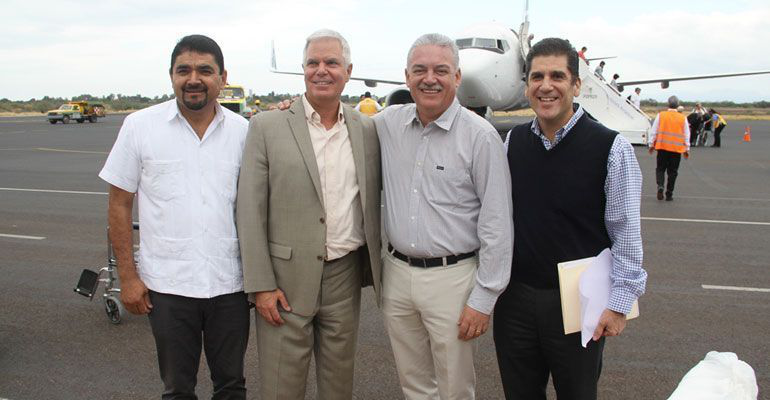 Llegan  a Loreto 134 turistas en el primer vuelo desde Canadá Llegan  a Loreto 134 turistas en el primer vuelo desde Canadá