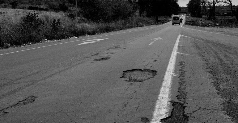 Carretera a los planes en condiciones peligrosas: Delgado Carretera a los planes en condiciones peligrosas: Delgado