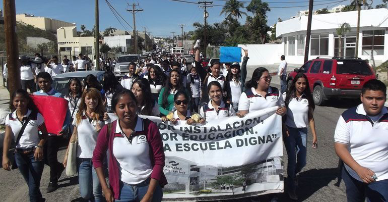 Instala el Ayuntamiento de Los Cabos 2,500 luminarias en CSL y SJC Instala el Ayuntamiento de Los Cabos 2,500 luminarias en CSL y SJC