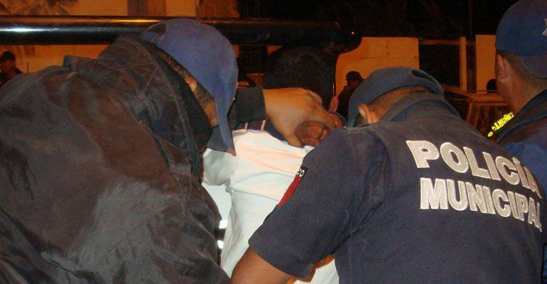 Detenciones arbitrarias, principal queja contra elementos policiacos: CMDH Detenciones arbitrarias, principal queja contra elementos policiacos: CMDH