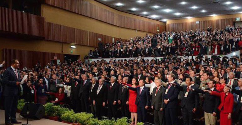 Líder nacional del PRI toma protesta a candidatos a diputados por BCS Líder nacional del PRI toma protesta a candidatos a diputados por BCS