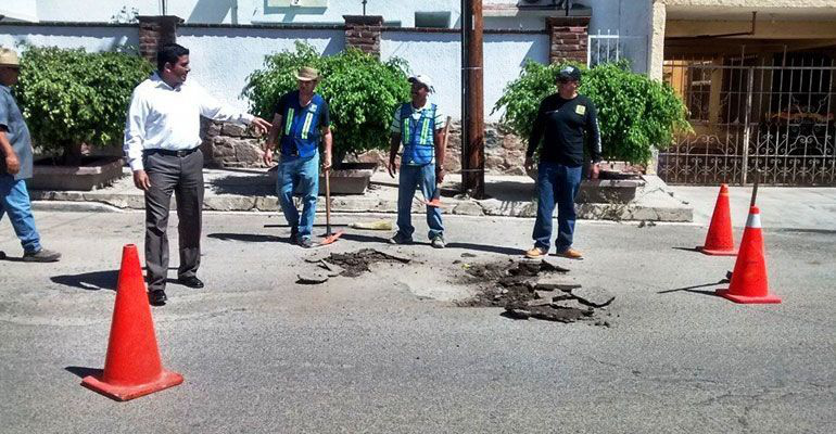 Acelera la Junta Estatal de Caminos el bacheo en Todos Santos Acelera la Junta Estatal de Caminos el bacheo en Todos Santos