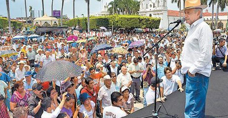 Padres de los 43 rechazan oferta de López Obrador Padres de los 43 rechazan oferta de López Obrador