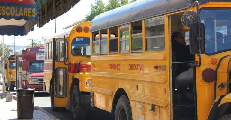 Molestos los escolares con el transporte público de La Paz por no respetar el descuento de “estudiante”  Molestos los escolares con el transporte público de La Paz por no respetar el descuento de “estudiante”