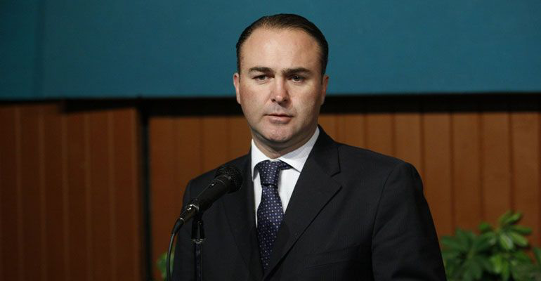 Muestra Alberto Villarreal copia de exoneración de PGR por “moches” Muestra Alberto Villarreal copia de exoneración de PGR por “moches”