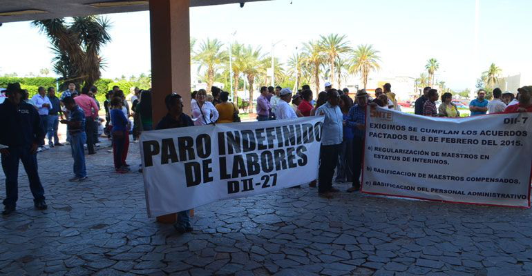 Se suman padres de familia al paro laboral de 24 secundarias de la entidad