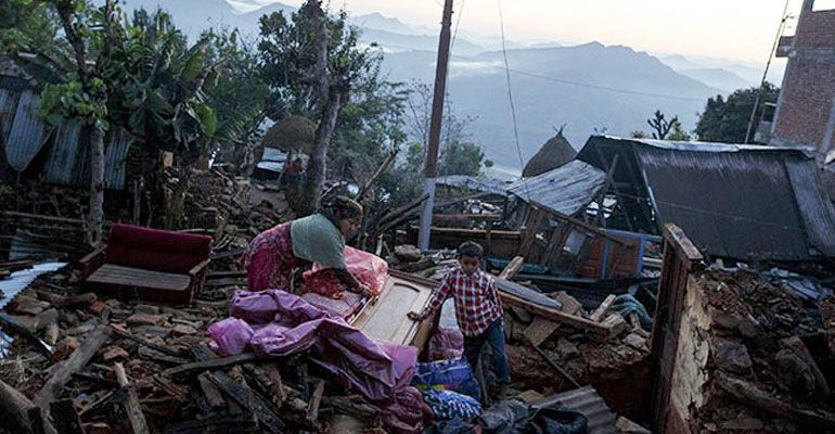 Van casi 100 réplicas del terremoto en Nepal Van casi 100 réplicas del terremoto en Nepal