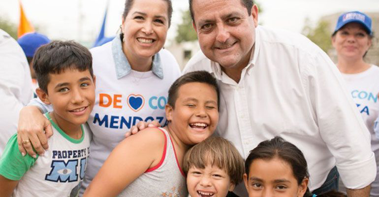 Compromete Mendoza Davis becas de transporte a niños que lo requieran