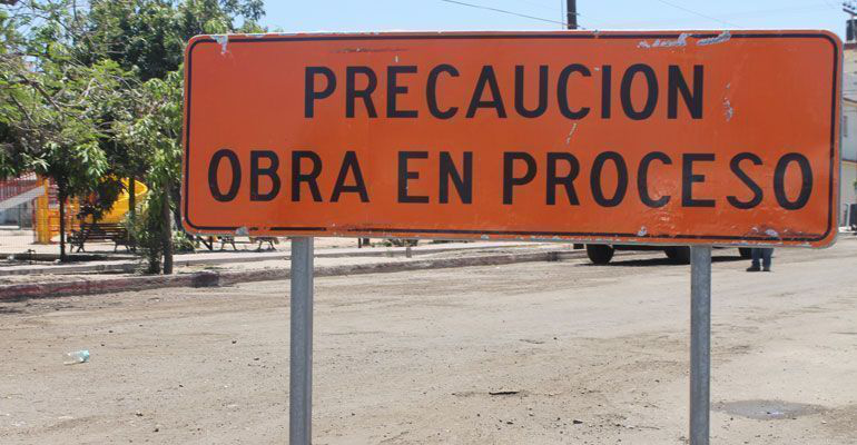 “Aventaron tierra a la calle, y ahí nos han dejado el cochinero por dos meses”: habitantes de la calle Dátil de La Paz BCS