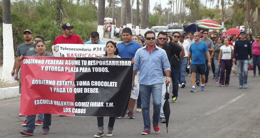 Marchan maestros en SJC BCS, no hay acuerdos y el paro continúa