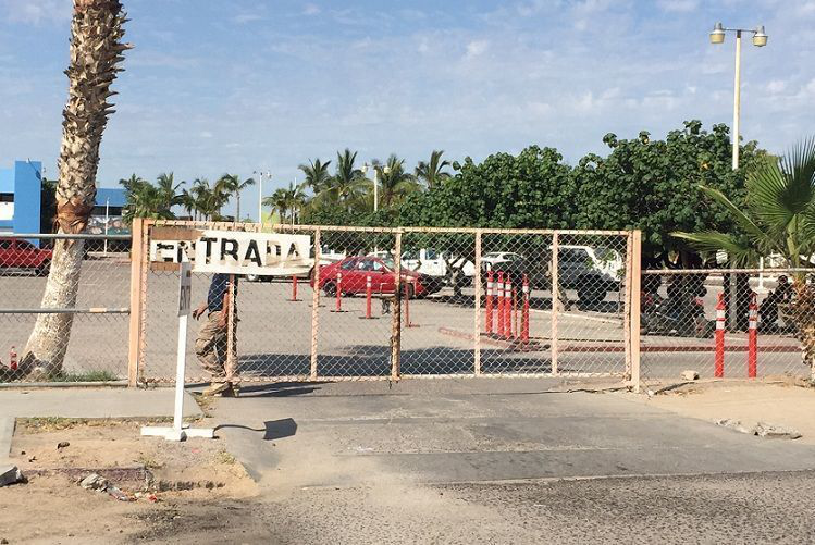 Ante las manifestaciones paralizan al Centro SEP Ante las manifestaciones paralizan al Centro SEP